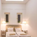Hidden Getaway With Two Bedroom By The St Stephen's Basilica Apartamento