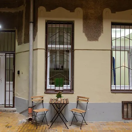 Hidden Getaway With Two Bedroom By The St Stephen's Basilica Apartamento *