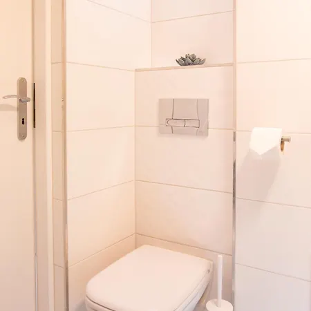 Hidden Modern Getaway With Two Bedroom Behind Opera House Budapest
