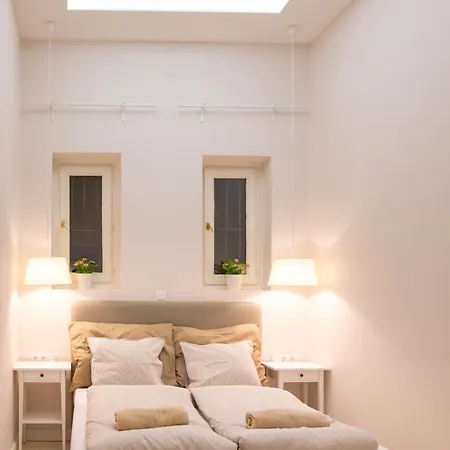 Hidden Getaway With Two Bedroom By The St Stephen's Basilica Apartment