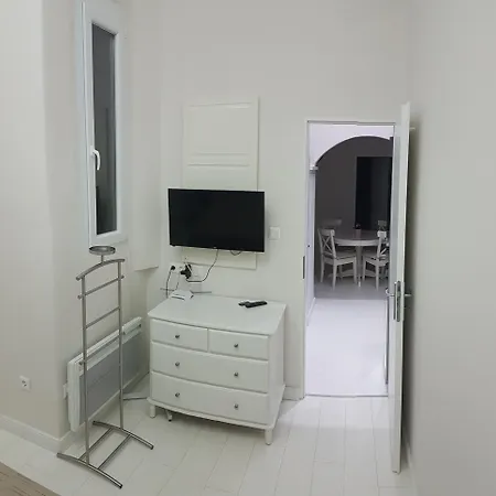 Hidden Getaway With Two Bedroom By The St Stephen's Basilica *