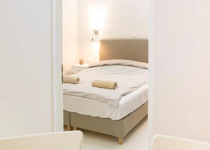 Hidden Getaway With Two Bedroom By The St Stephen's Basilica * בודפשט