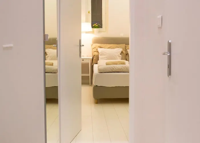 Hidden Getaway With Two Bedroom By The St Stephen's Basilica * בודפשט