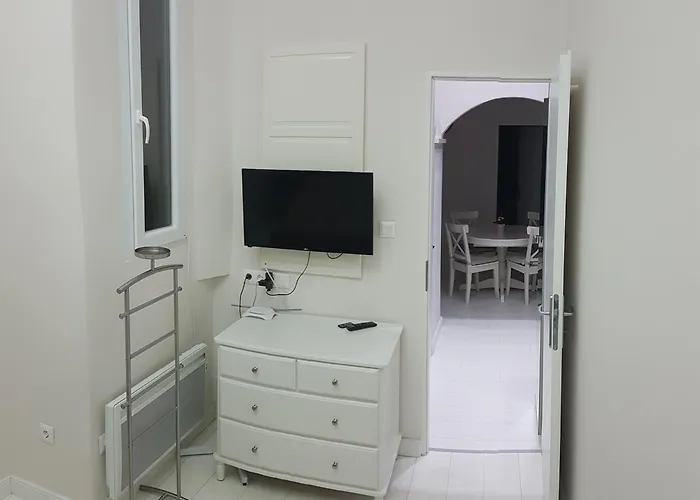 Hidden Getaway With Two Bedroom By The St Stephen's Basilica *