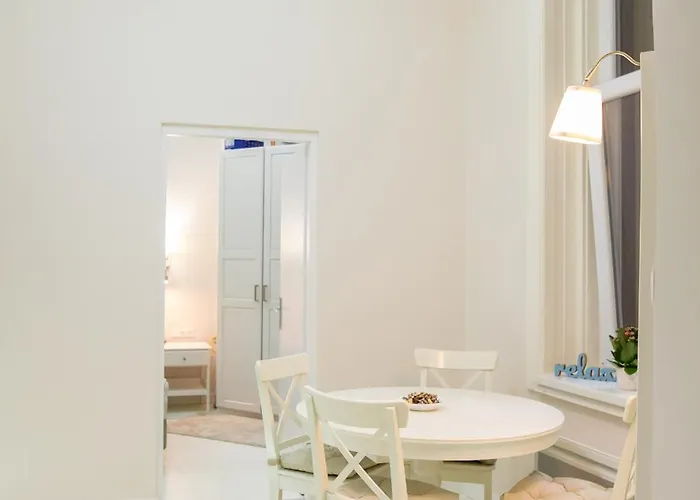Hidden Getaway With Two Bedroom By The St Stephen's Basilica בודפשט