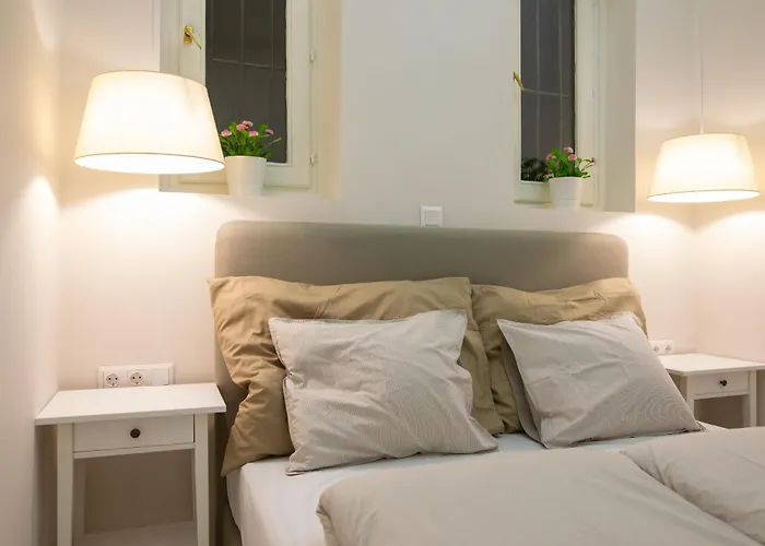 Hidden Getaway With Two Bedroom By The St Stephen's Basilica דירה *