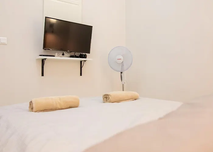 Hidden Getaway With Two Bedroom By The St Stephen's Basilica Apartamento