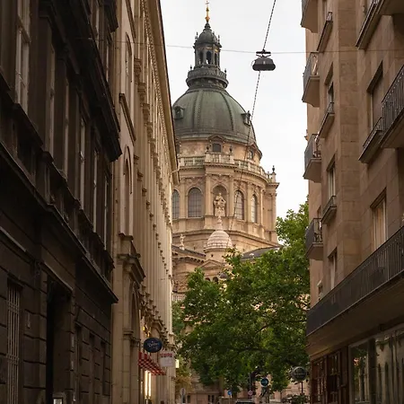 Hidden Getaway With Two Bedroom By The St Stephen's Basilica * Boedapest
